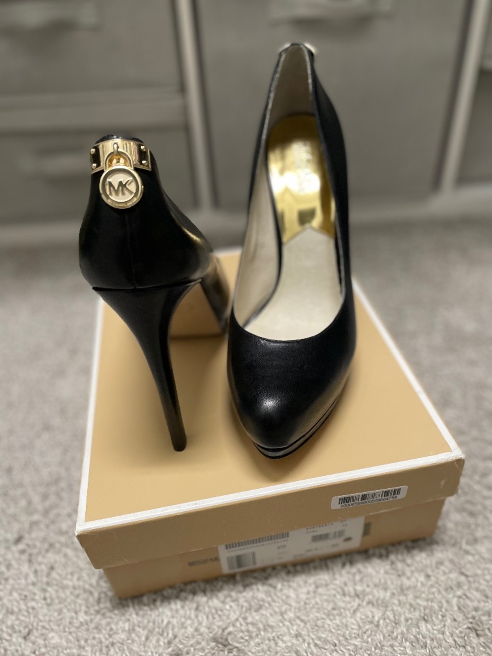 Michael Kors Black Leather Platform Pumps Gold MK Lock Size 11